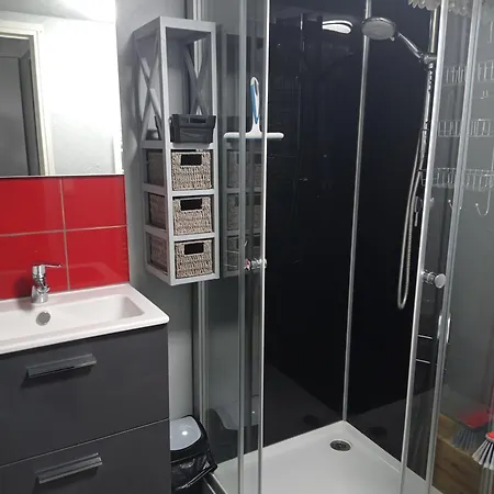 Rez De Chausse Apartment *